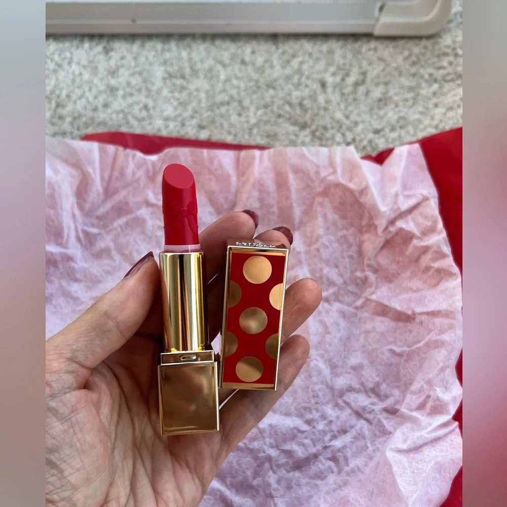 Estée Lauder limited edition 2025 Red lipstick